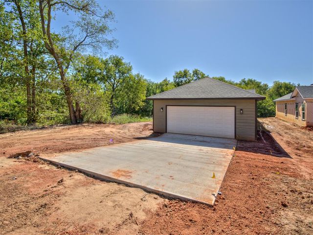 712 E Lincoln Avenue, Guthrie, OK 73044
