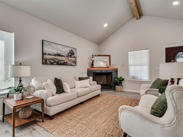 712 E Lincoln Avenue, Guthrie, OK 73044