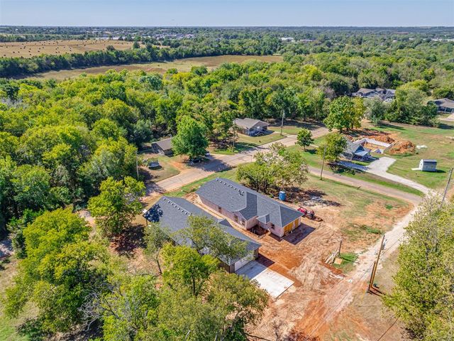712 E Lincoln Avenue, Guthrie, OK 73044