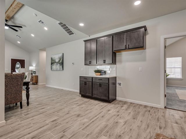 712 E Lincoln Avenue, Guthrie, OK 73044