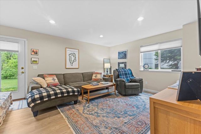 47 Finch Court, South Burlington, VT 05403