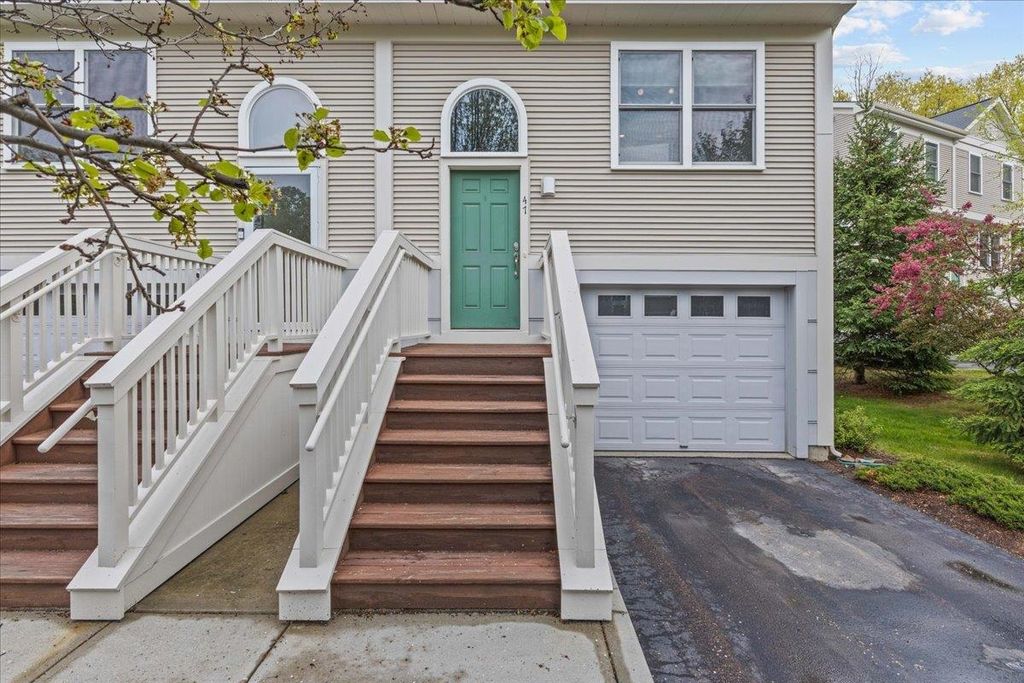 47 Finch Court, South Burlington, VT 05403