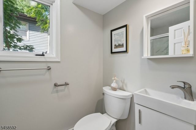 11 Wittkop Pl, Millburn Twp., NJ 07041