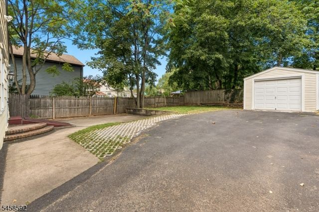11 Wittkop Pl, Millburn Twp., NJ 07041