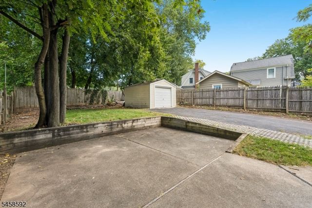 11 Wittkop Pl, Millburn Twp., NJ 07041