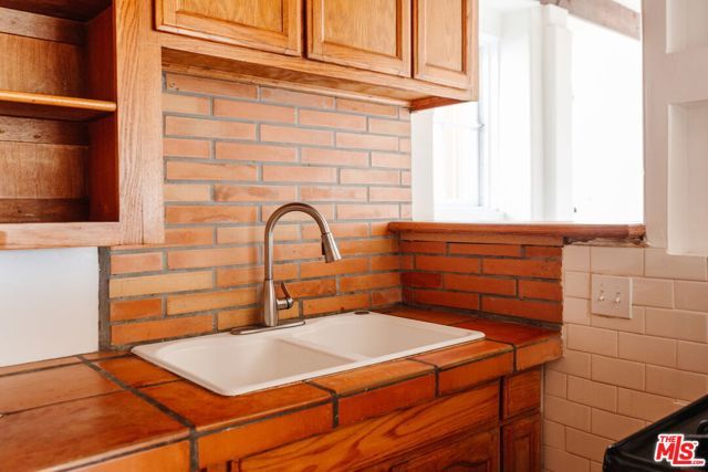 8186 Gould Avenue, Los Angeles, CA 90046