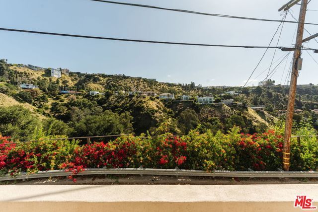 8186 Gould Avenue, Los Angeles, CA 90046