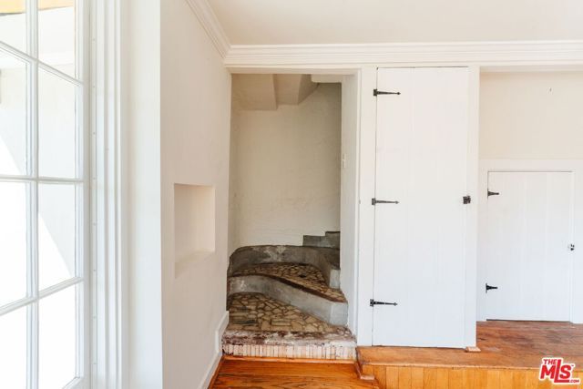 8186 Gould Avenue, Los Angeles, CA 90046