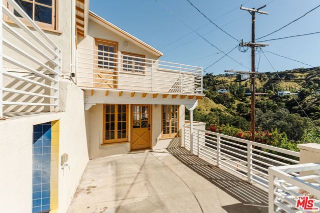 8186 Gould Avenue, Los Angeles, CA 90046