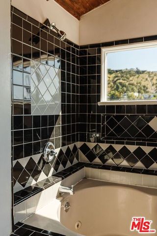 8186 Gould Avenue, Los Angeles, CA 90046