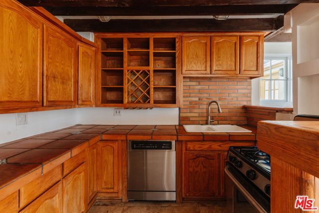 8186 Gould Avenue, Los Angeles, CA 90046