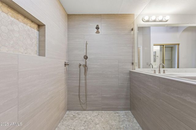 3242 E BRIARWOOD Terrace, Phoenix, AZ 85048