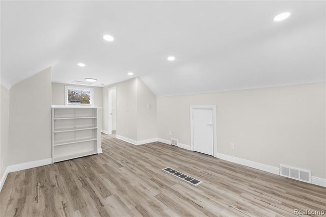 3832 Grindley Park Street, Dearborn, MI 48124