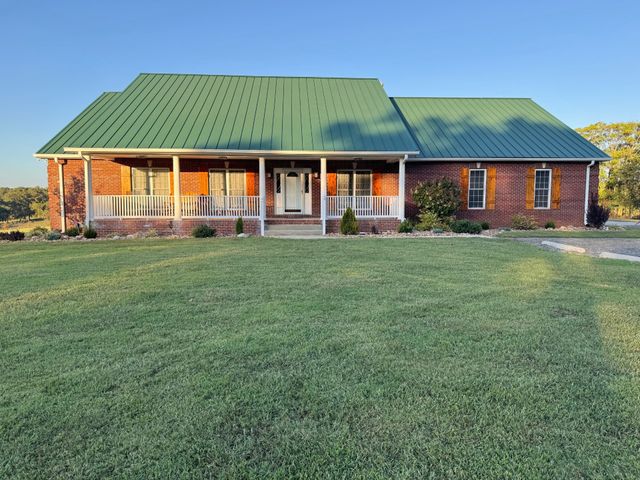 399 Edgar Meeks Rd, Burns, TN 37029