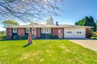 5208 Oakridge Drive, Louisville, OH 44641