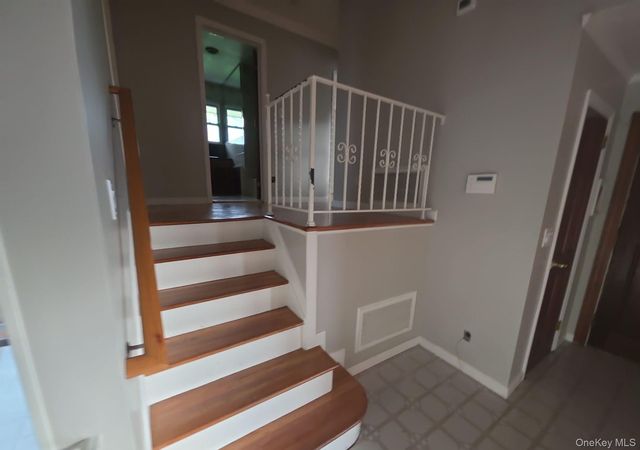 172 Evergreen Drive, Westbury, NY 11590