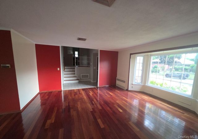 172 Evergreen Drive, Westbury, NY 11590