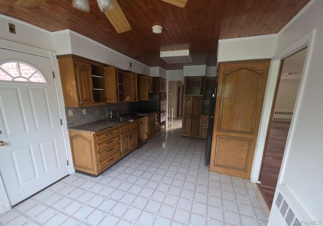 172 Evergreen Drive, Westbury, NY 11590