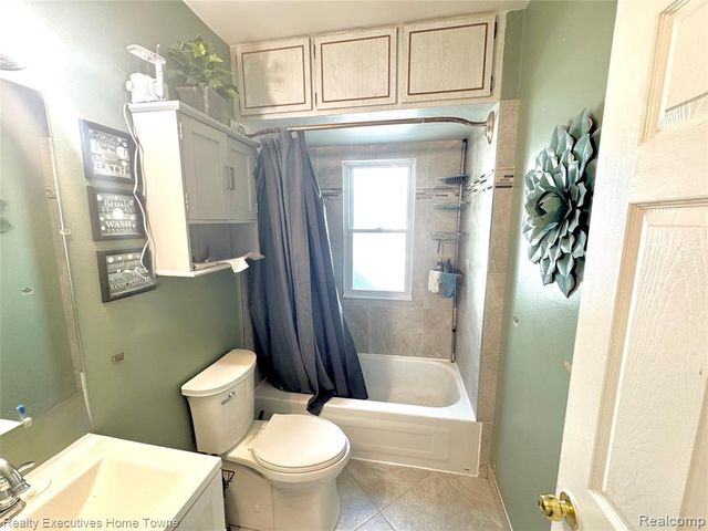 129 Osceola Drive, Pontiac, MI 48315