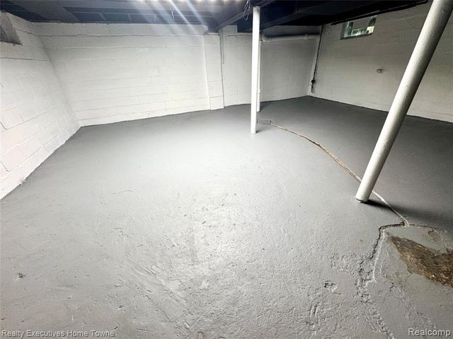 129 Osceola Drive, Pontiac, MI 48315