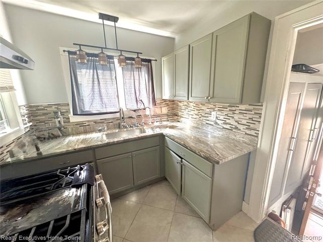 129 Osceola Drive, Pontiac, MI 48315