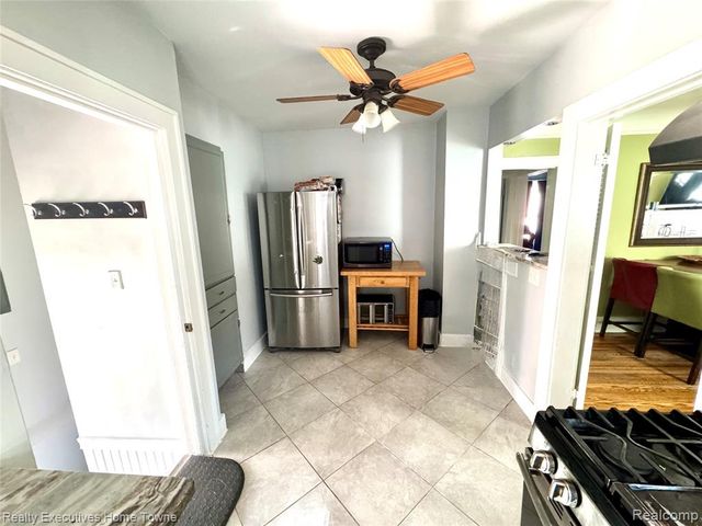 129 Osceola Drive, Pontiac, MI 48315