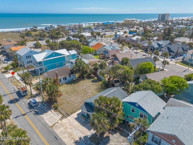 708 Davis Street, Daytona Beach, FL 32118