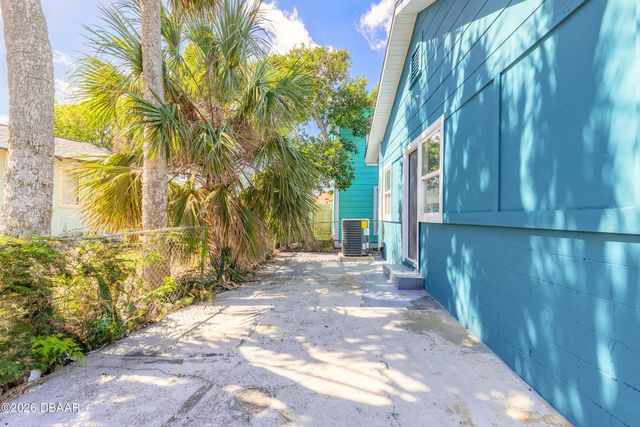 708 Davis Street, Daytona Beach, FL 32118