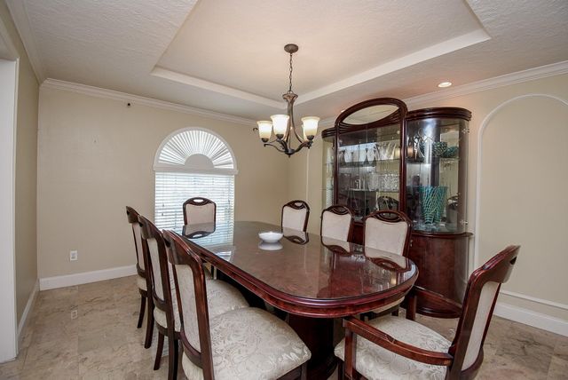 426 Longview Drive, Sugar Land, TX 77478