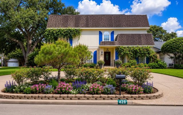 426 Longview Drive, Sugar Land, TX 77478