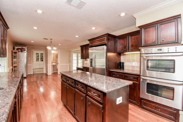 426 Longview Drive, Sugar Land, TX 77478
