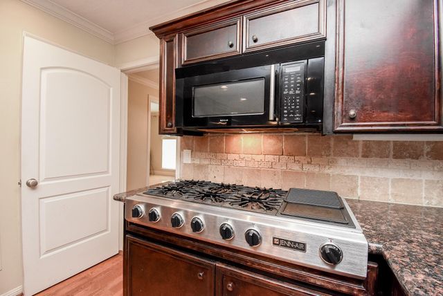 426 Longview Drive, Sugar Land, TX 77478
