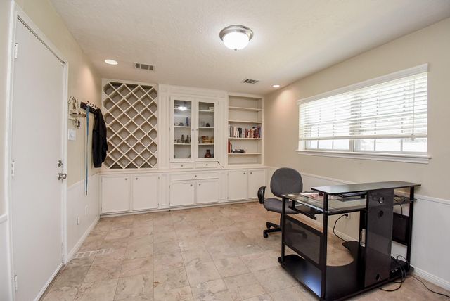 426 Longview Drive, Sugar Land, TX 77478