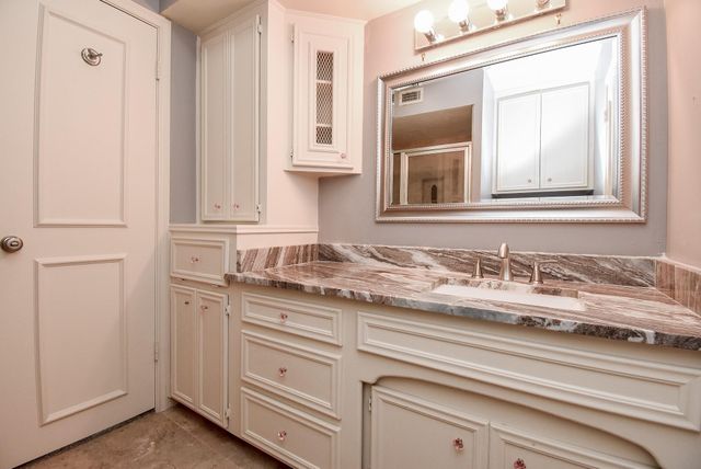 426 Longview Drive, Sugar Land, TX 77478