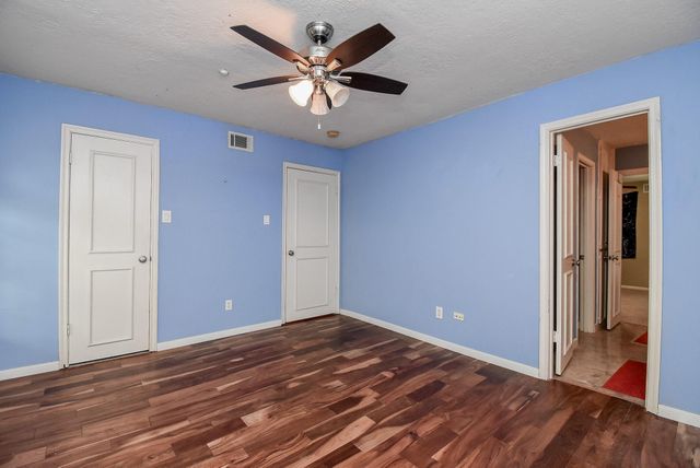 426 Longview Drive, Sugar Land, TX 77478
