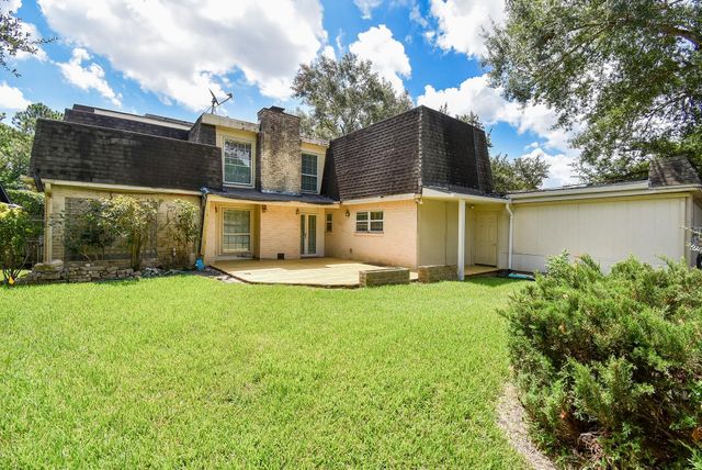 426 Longview Drive, Sugar Land, TX 77478