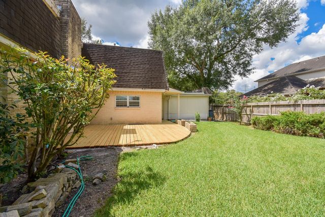 426 Longview Drive, Sugar Land, TX 77478
