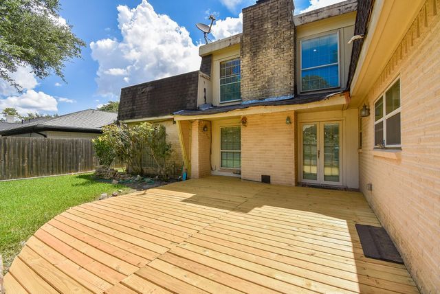 426 Longview Drive, Sugar Land, TX 77478