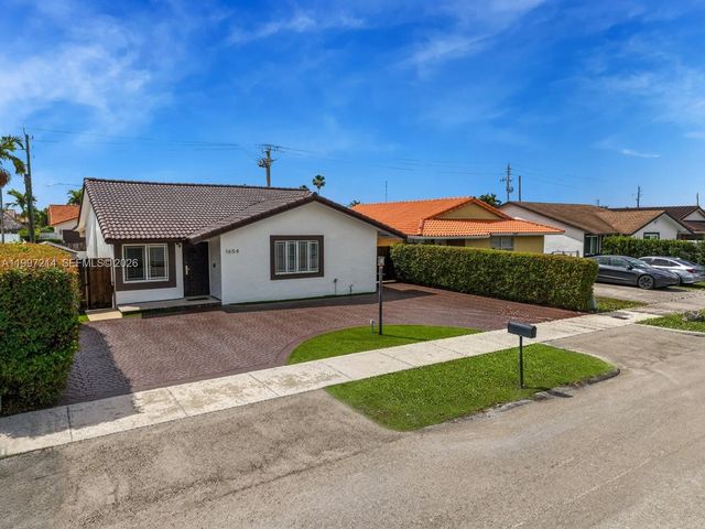 1654 SW 138th Ct, Miami, FL 33175
