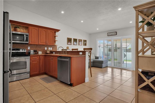 1654 SW 138th Ct, Miami, FL 33175