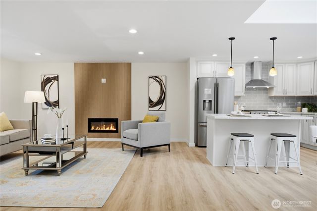 12600 SE 27th Street, Bellevue, WA 98005