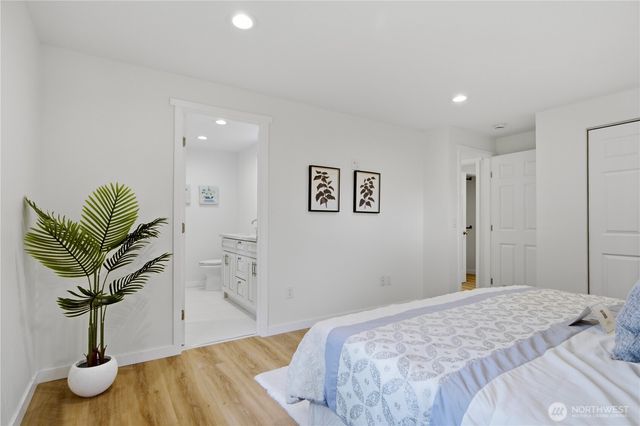 12600 SE 27th Street, Bellevue, WA 98005