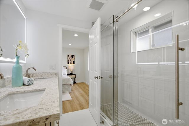 12600 SE 27th Street, Bellevue, WA 98005