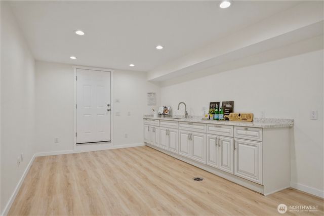 12600 SE 27th Street, Bellevue, WA 98005