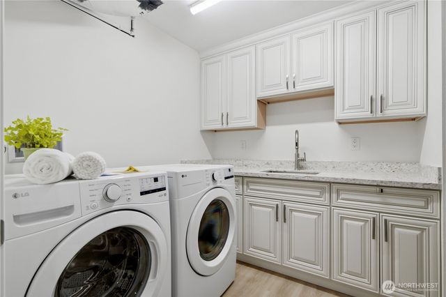 12600 SE 27th Street, Bellevue, WA 98005