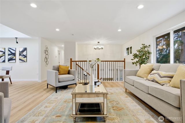 12600 SE 27th Street, Bellevue, WA 98005