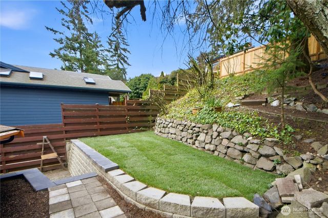 12600 SE 27th Street, Bellevue, WA 98005