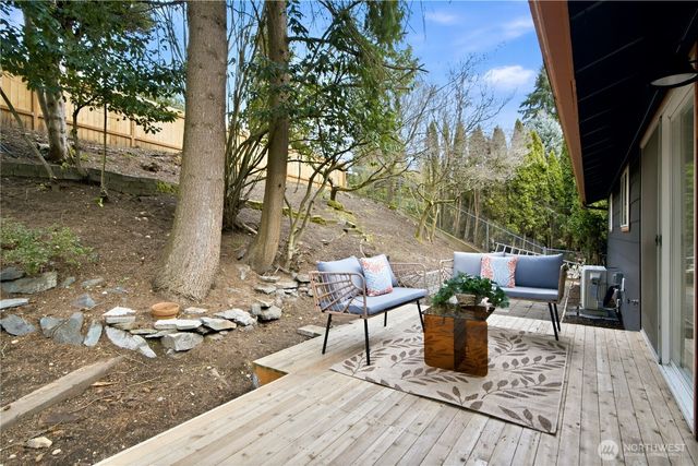 12600 SE 27th Street, Bellevue, WA 98005