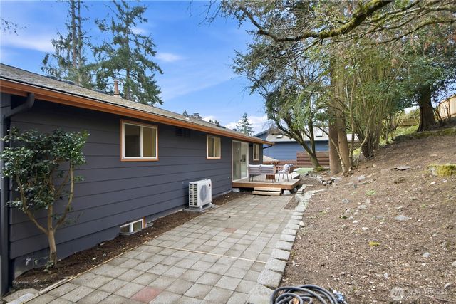 12600 SE 27th Street, Bellevue, WA 98005