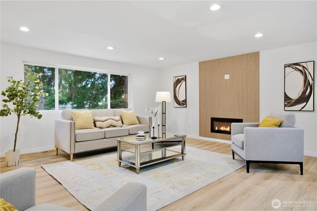 12600 SE 27th Street, Bellevue, WA 98005